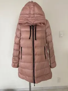 確実正規品！MONCLER ダウンジャケット ピンク フード付きのサムネイル