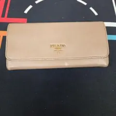 PRADA ピンクベージュサフィアーノレザー 長財布