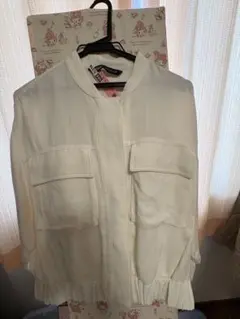 ZARA レディース 白　ショートジャケット　クリーニング済み。