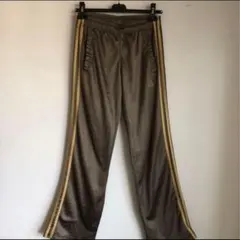 アディダス　トラックパンツカーキMサイズ