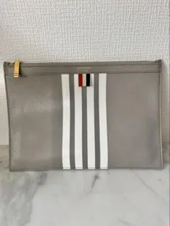 2025年最新】thom browne バッグの人気アイテム - メルカリ