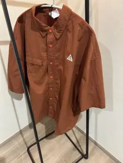 【新品未使用】Nike ACG 半袖シャツ ブラウン XXLのサムネイル