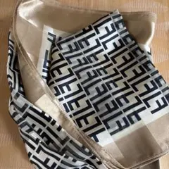 幾何学模様 シルク風スカーフ