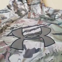 UNDER ARMOUR　アンダーアーマー　パーカー