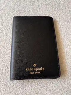 【最終値下げ】 美品　Kate spade ケイトスペード パスポートケース　黒