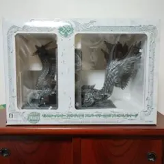 モンスター・ハンター フロンティアG ブックスタンド（ブックエンド） Amazon.co.jp: ノーブランド品ブックスタンドモンスターハンター