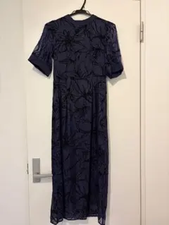 ネイビー フラワープリント ワンピース