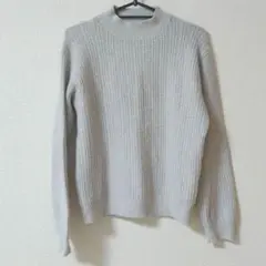 ユニクロ　ライトスフレヤーンモックネックセーター