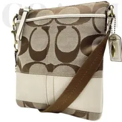 美品◎ コーチ 斜めがけ可 チャーム付き ショルダーバッグ ポシェット