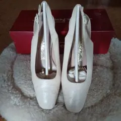 Item thumbnail for item d4daf8ad-7327-4bb2-b75f-6a1bfde60aad