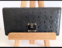 MCM 長財布 ブラック ロゴ型押し 二つ折りのサムネイル