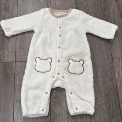 クリーム色ロンパース クマポケット付き