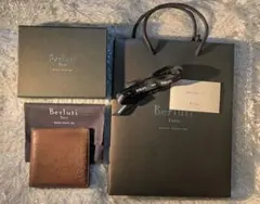 激レア？　美品　Berluti ベルルッティ　二つ折り財布　小銭入 カリグラフィのサムネイル
