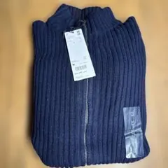 未使用品　ユニクロ ネイビー 長袖セータージップアップMサイズ