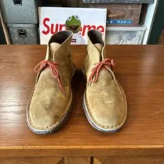 clarksチャッカブーツのサムネイル