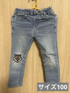 男の子　キッズ　ズボン　ジーパン　ワッペン付き