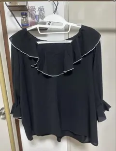 【最終値下げ】 新品未使用★CLETTE フリル付きブラックブラウス4L