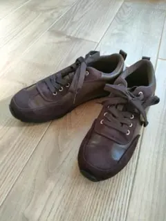 新品　コムサイズム　ローカット　スニーカー　23.5センチ　定価7900円