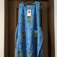 青い刺繍入りノースリーブエプロン