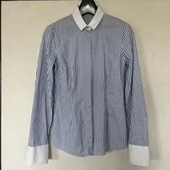 ナラカミーチェ　クレリックシャツ青と白のストライプ長袖シャツ