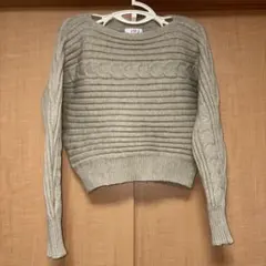 横ラインと横向きケーブル編み　オフショルダー長袖ニット ベージュ