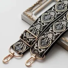 PM309 | インド刺繍リボン スマホストラップ ハート柄　ブラック