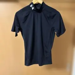 【美品】UNDER ARMOUR HEATGEAR モックネック半袖LGブラック