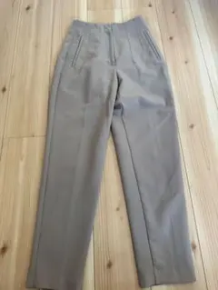 ZARA ベージュ ハイウエストスラックス