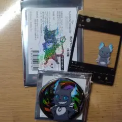 ツイステ　グリム　缶バッチ、カード2枚セット