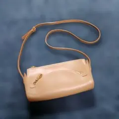 レザー ショルダーバッグ ベージュ系