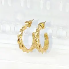 ツイスト フープピアス ゴールド上品 ミニフープ 小ぶり 高見え トレンド