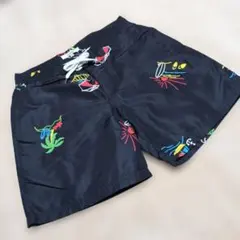 黒色ショートパンツ