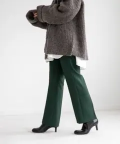 LOWRYS FARM 美脚に見えるカラーフレアパンツ　センタープレス