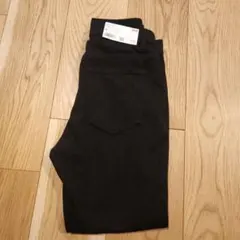 新品未使用　ユニクロ　ウルトラストレッチレギンスパンツ　M　m