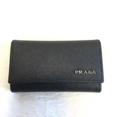 【新品同様】PRADA ロゴ 6連キーケース サフィアーノレザー　ブラック