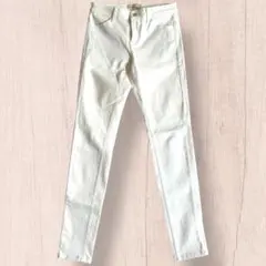 UNIQLO 驚くほどのび〜るウルトラストレッチデニム 24(61㌢)白