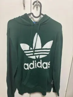 adidas グリーンニットパーカー