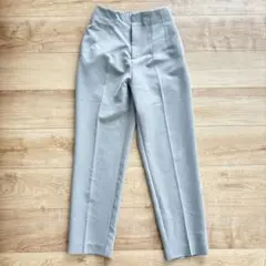 レディース テーパードパンツ　グレー