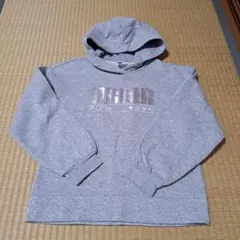 週末300円値下げ　PUMA グレー フード付きパーカー 130.140