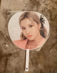 twice サナうちわ