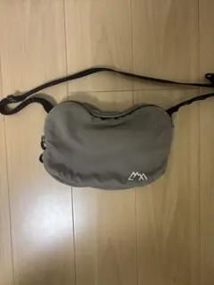 コムフィアウトドアガーメント、サコッシュ
