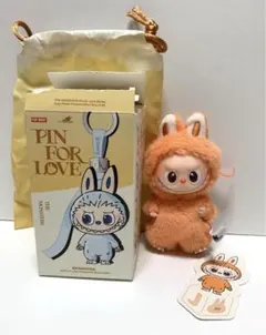 POP MART PIN FOR LOVE イニシャル ラブブ 【J】