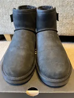 UGG ブラック ムートンブーツ サイドボタン付き　BENI