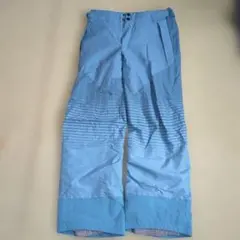 水色 スキーウェア ゆったりシルエット