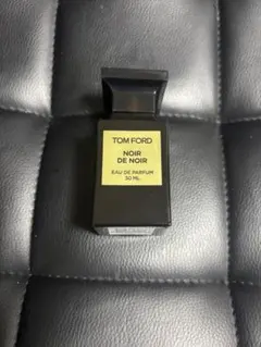 TOM FORD NOIR DE NOIR オードパルファム 50mlのサムネイル