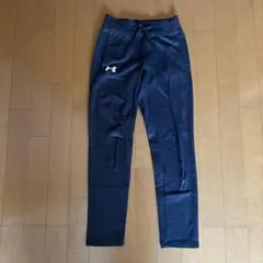 １４０　アンダーアーマー　長ズボン　ジャージ　黒 ロングパンツ
