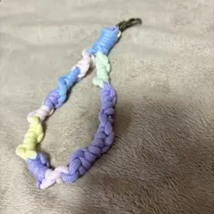 パステルカラーのパラコード編み込みストラップ