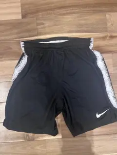 【美品】Nike 黒 ハーフパンツ サイドストライプ　M ドライ　メンズ