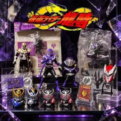 仮面ライダー龍騎　仮面ライダー王蛇　フィギュア　ストラップ　龍騎　仮面ライダー