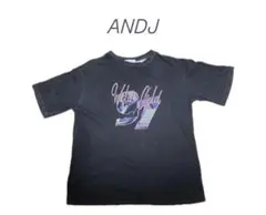 ANDJ 黒 グラフィックプリント Tシャツのサムネイル